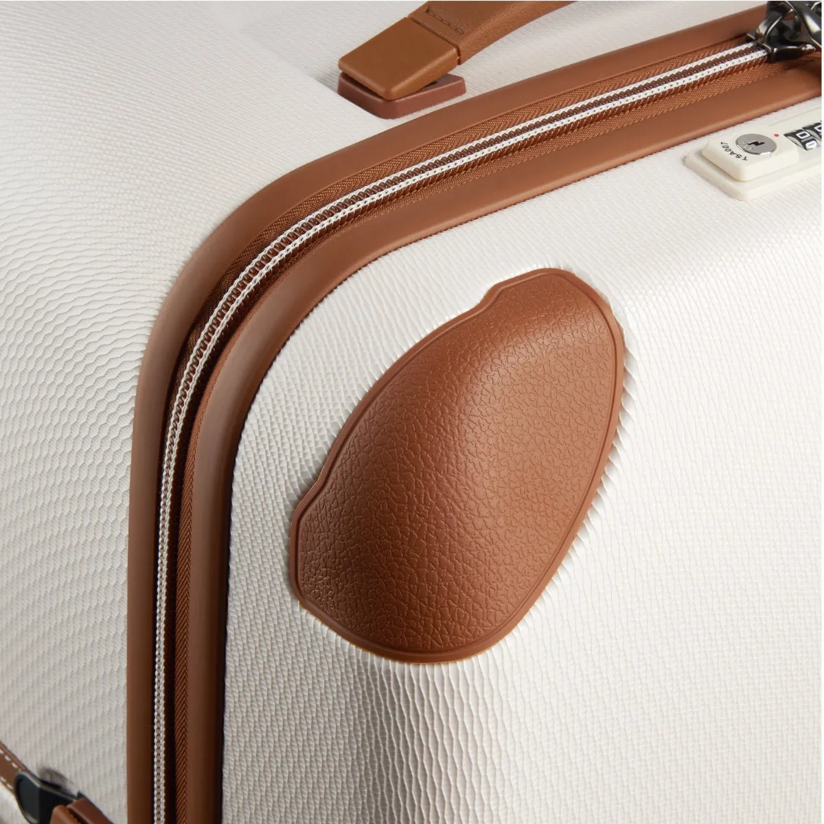 Delsey Chatelet Air 2.0 82cm 4DW Trolley Case | Angora