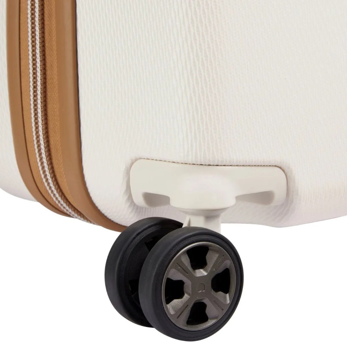 Delsey Chatelet Air 2.0 82cm 4DW Trolley Case | Angora