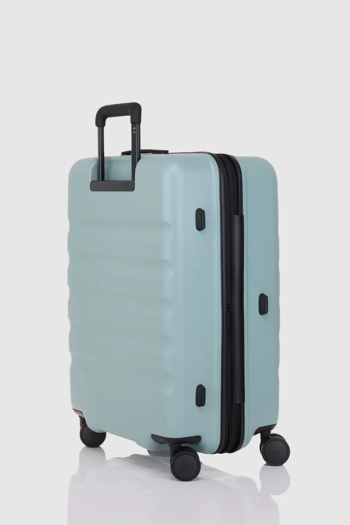 Icon Stripe 66cm Suitcase