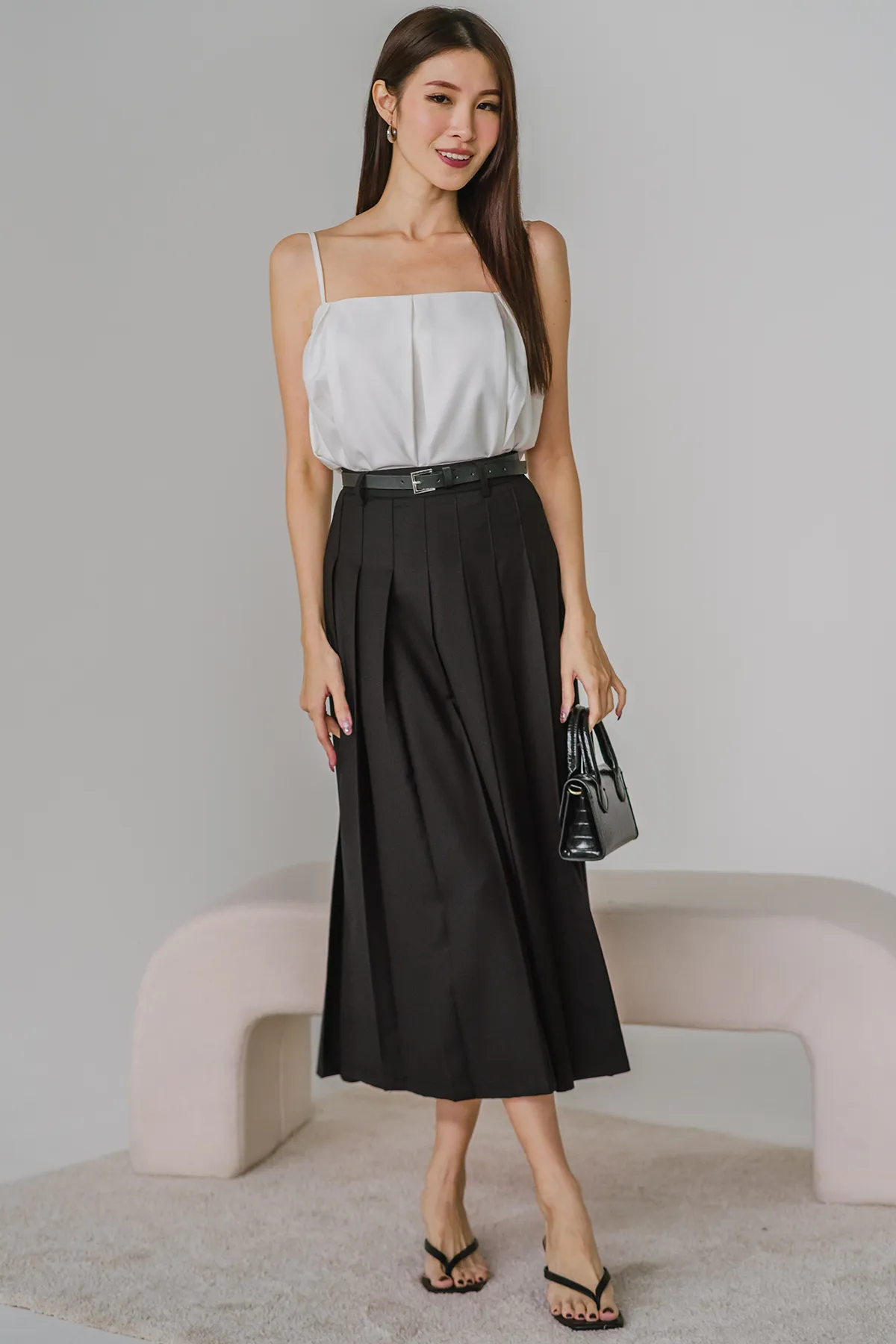 Lighthouse Pleat Skirt with Belt (Black)