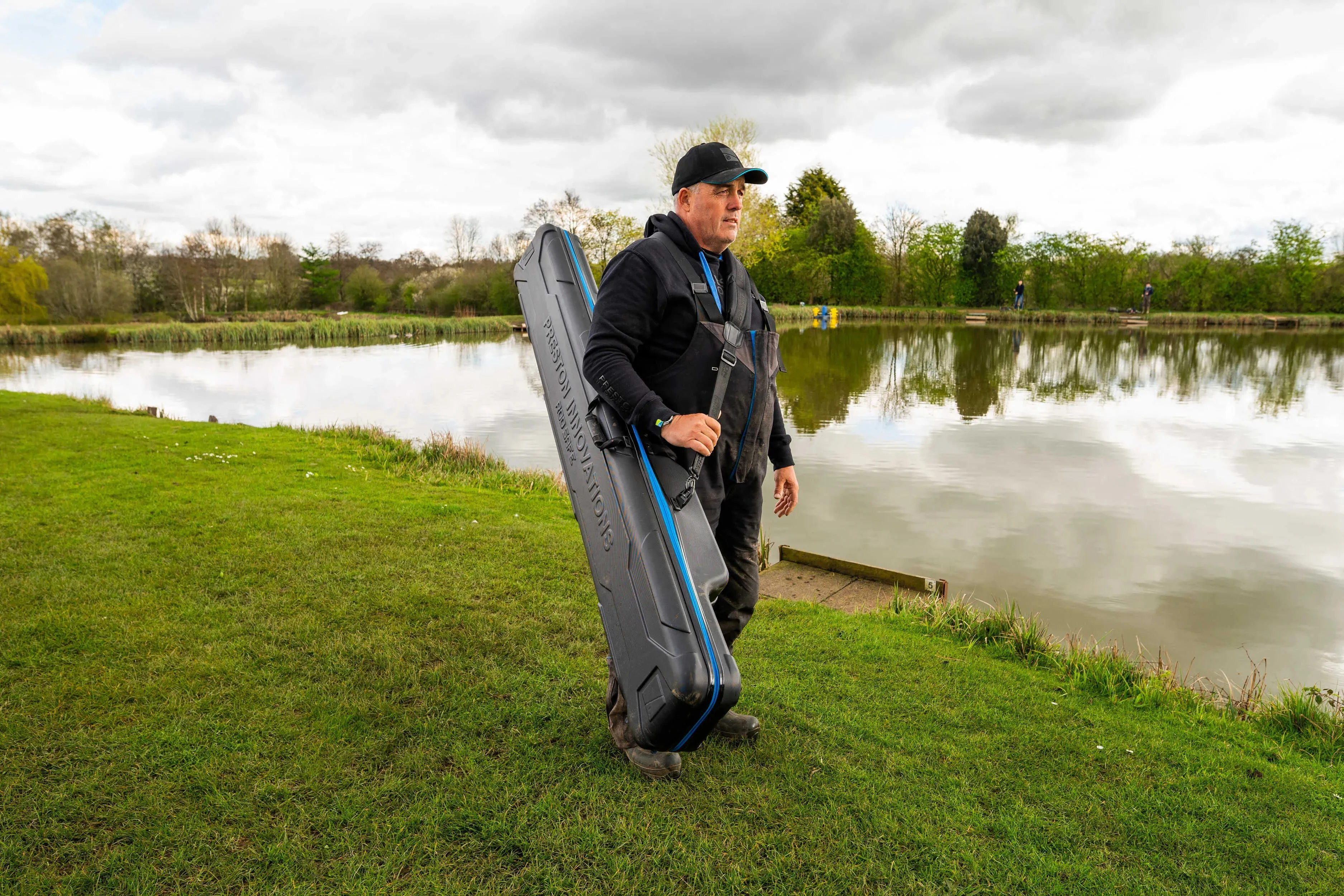 Preston Innovations rod case hardcase