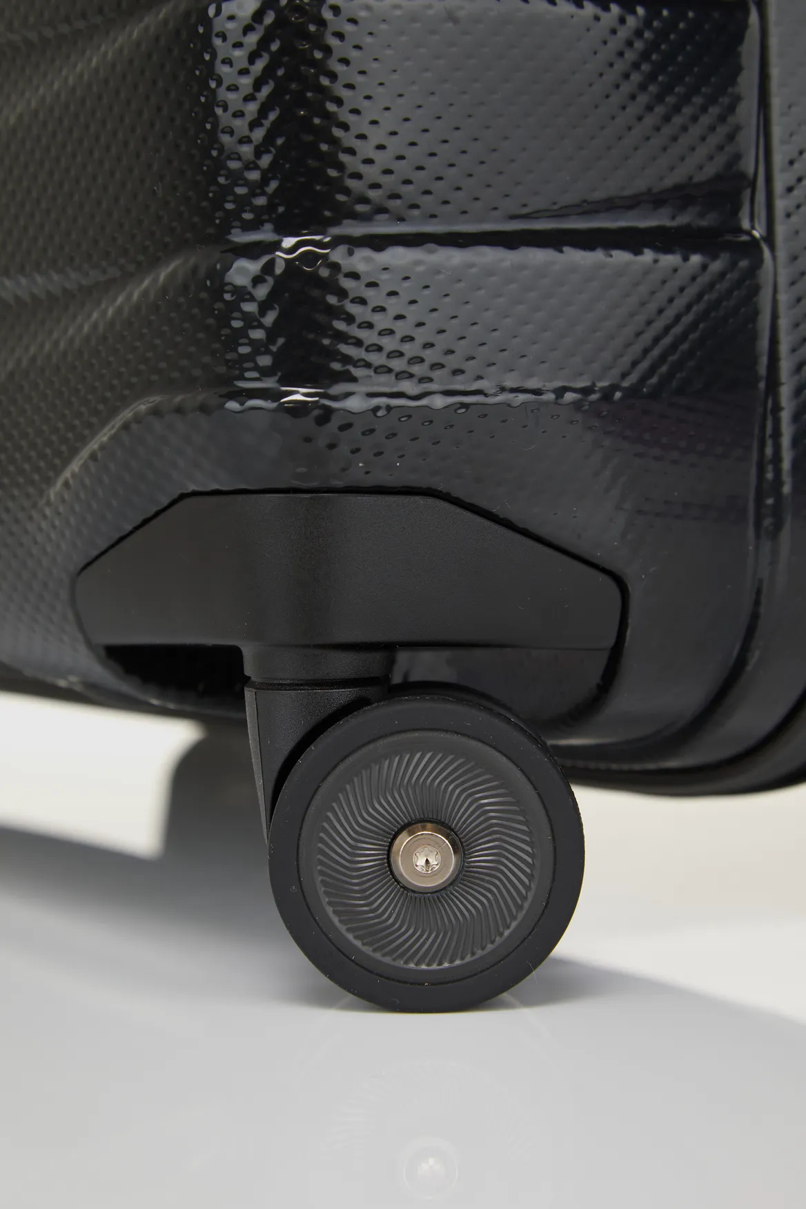 Proxis Check-In 81cm Suitcase