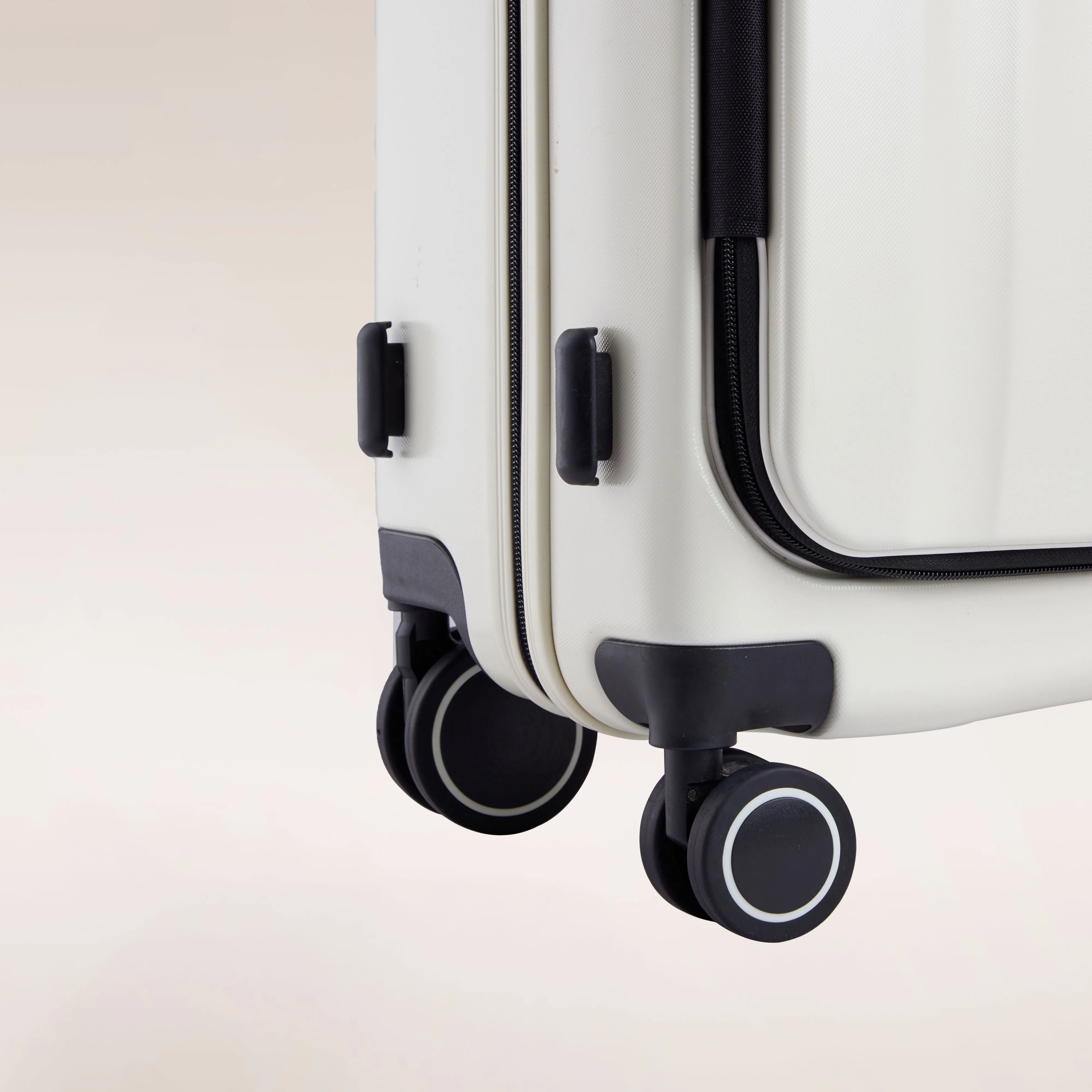 Verage® Greenwich 25" Medium Hardside Expandable Spinner Luggage